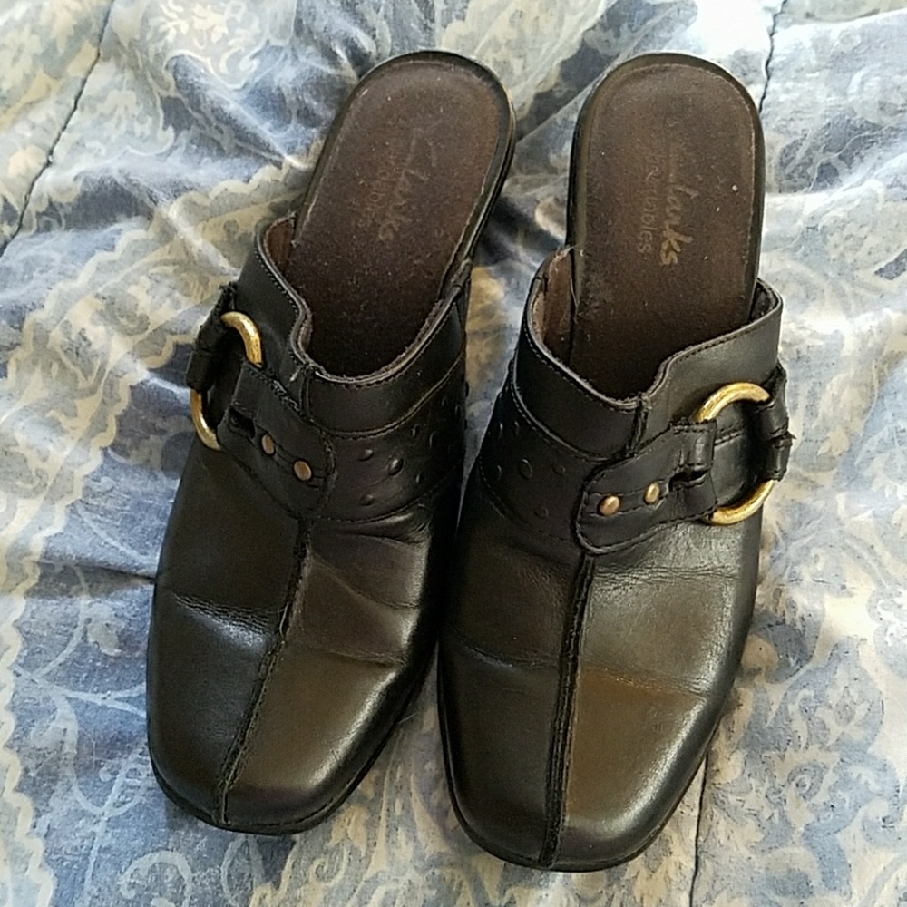 Clark's clogs